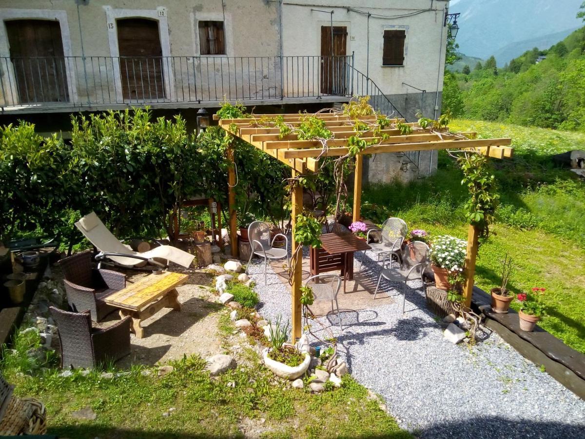 B&B L'Abric - Centro Storico Di Limonetto ลีโมเน เปียมอนเต ภายนอก รูปภาพ
